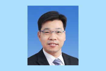 Menjelaskan cetak biru pembangunan Tiongkok lima tahun ke depan lewat empat kata kunci